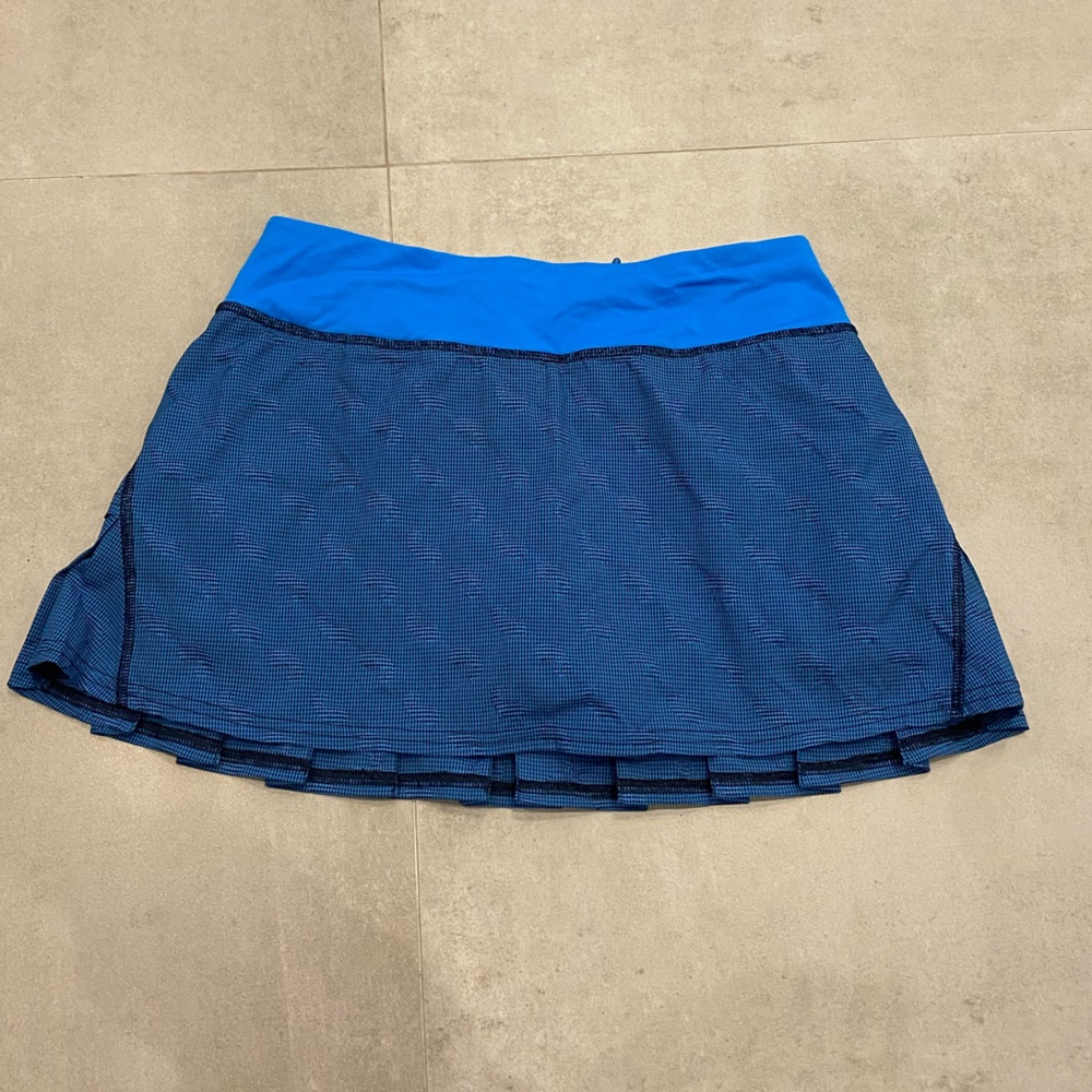 lululemon blue print pace setter tennis skirt, size 4, 12 inch length